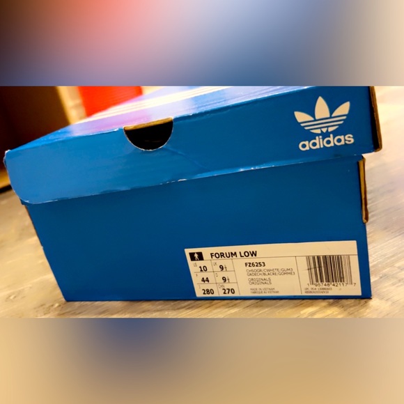 Adidas sneakers - Picture 4 of 7